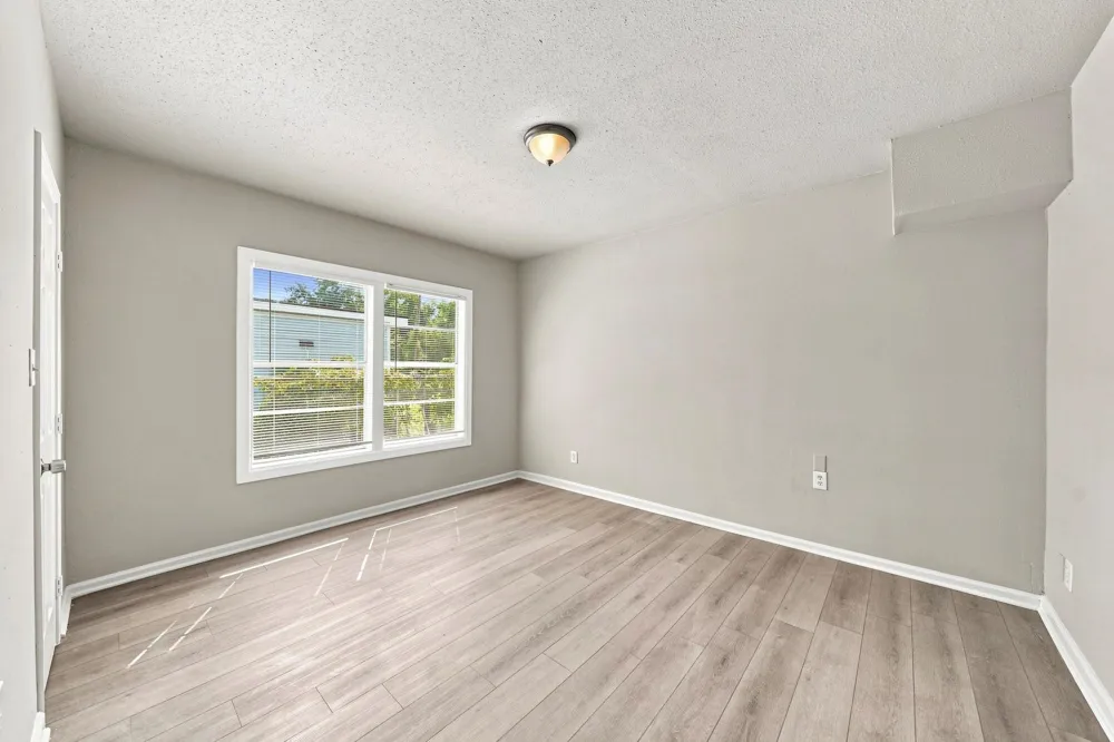 605 W Cleveland Street Baytown, TX 77520