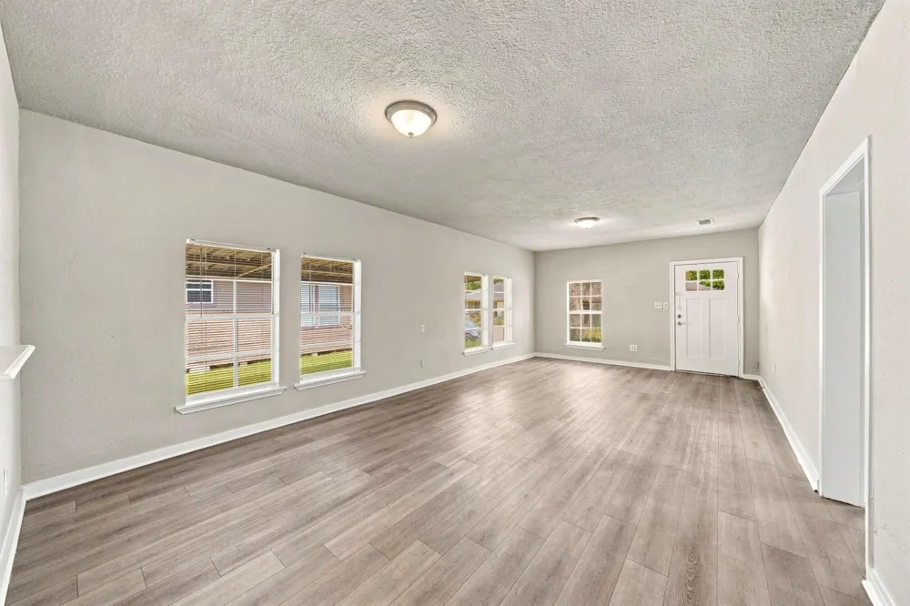 605 W Cleveland Street Baytown, TX 77520