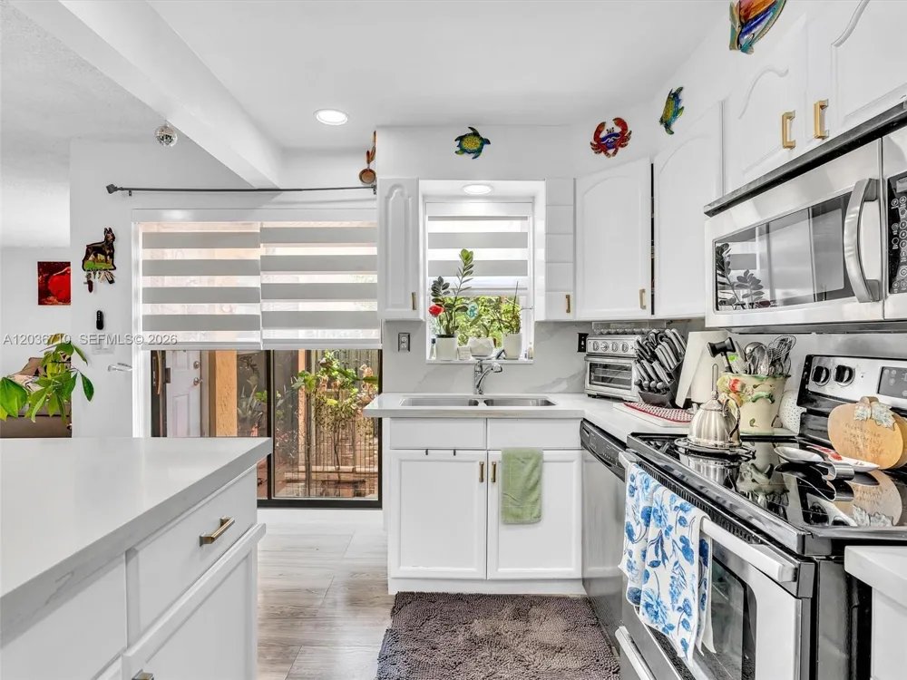 3483 SW 52nd Ave Pembroke Park, FL 33023