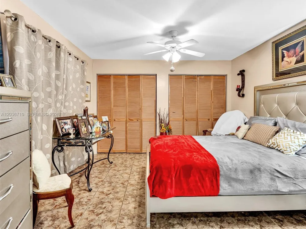 3483 SW 52nd Ave Pembroke Park, FL 33023