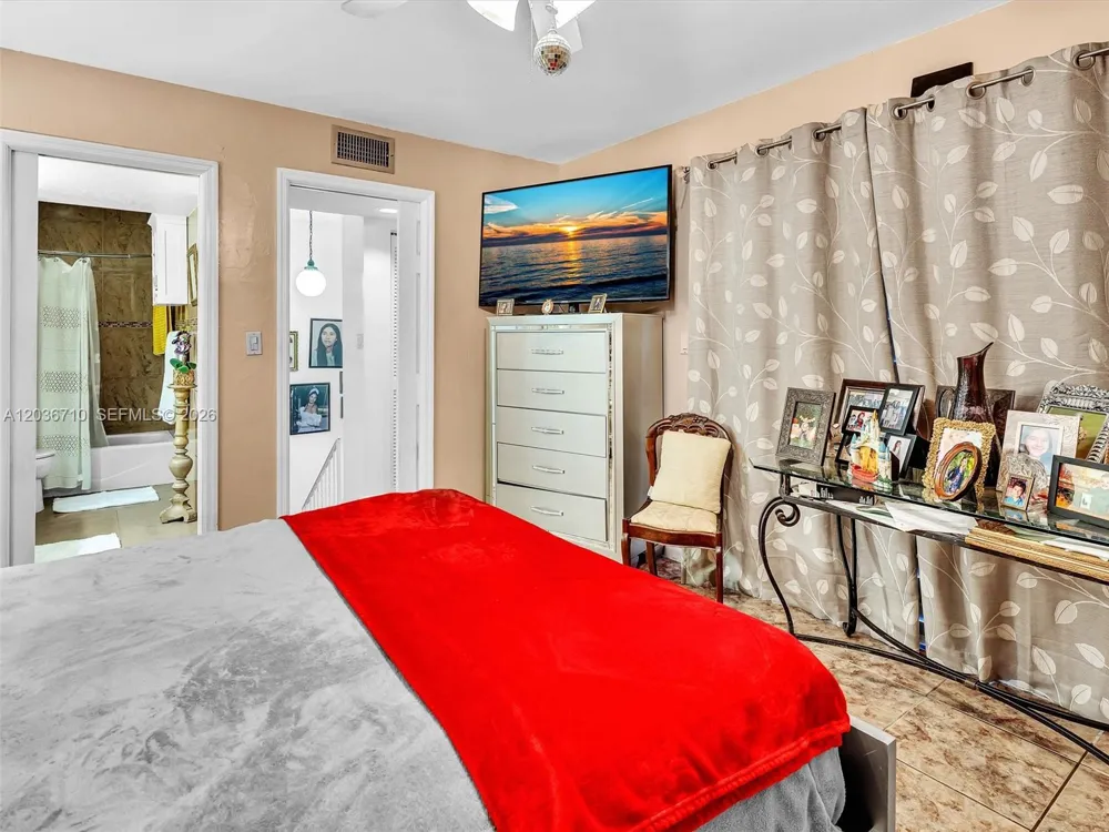 3483 SW 52nd Ave Pembroke Park, FL 33023