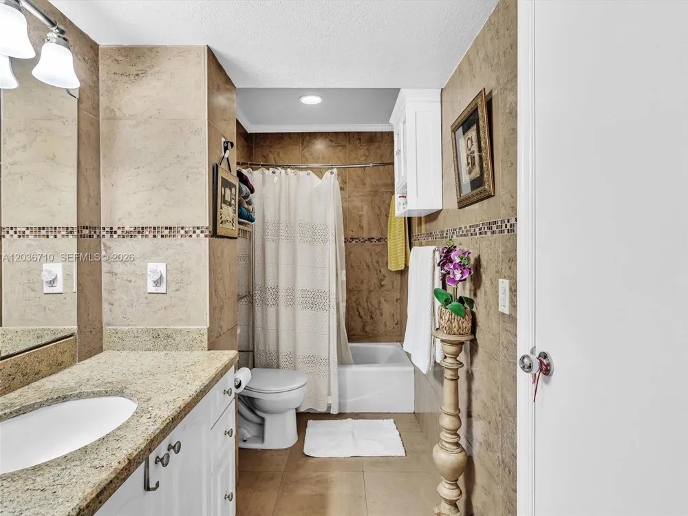 3483 SW 52nd Ave Pembroke Park, FL 33023
