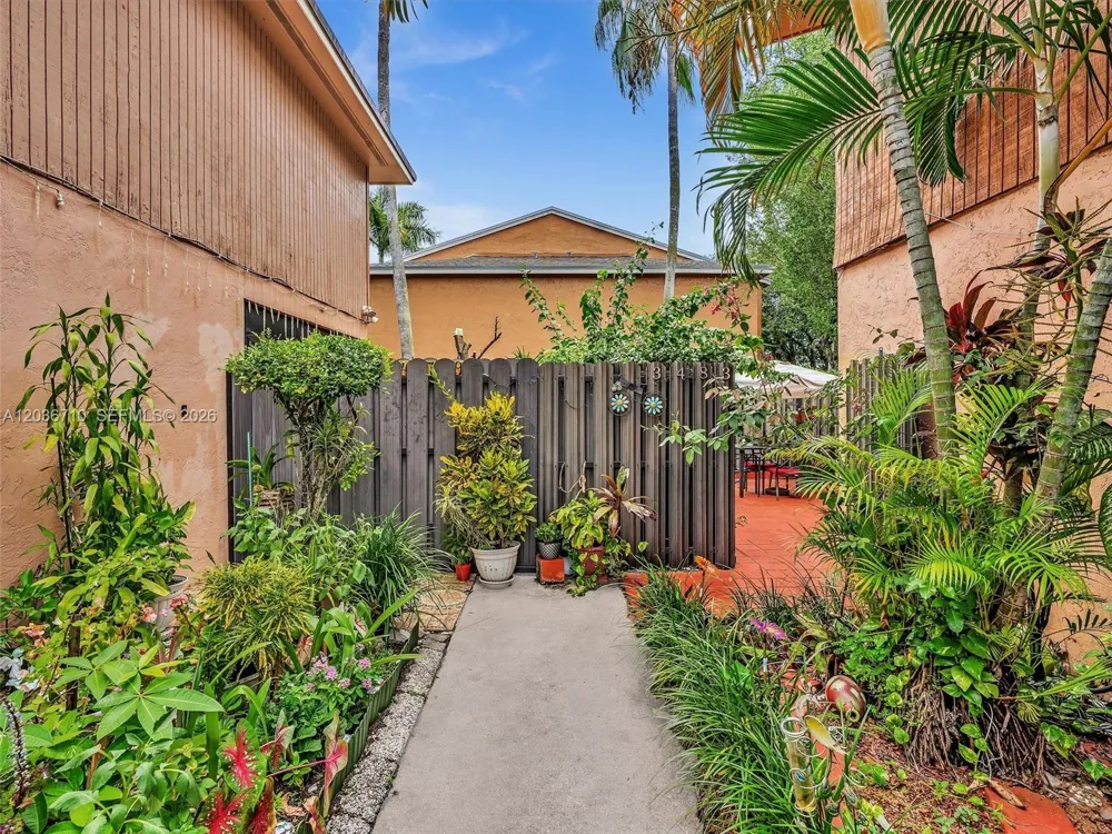 3483 SW 52nd Ave Pembroke Park, FL 33023