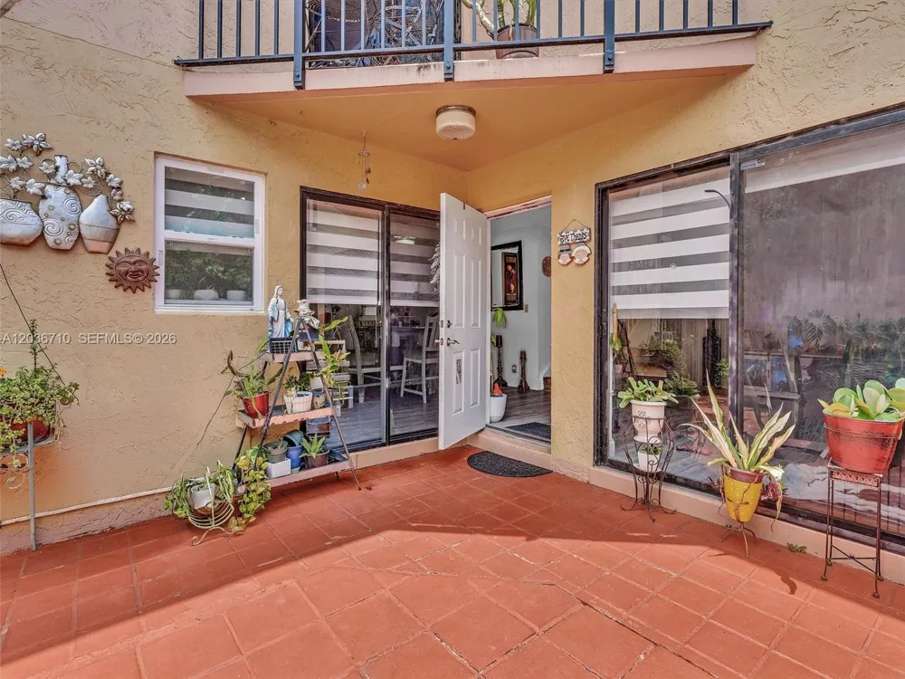 3483 SW 52nd Ave Pembroke Park, FL 33023