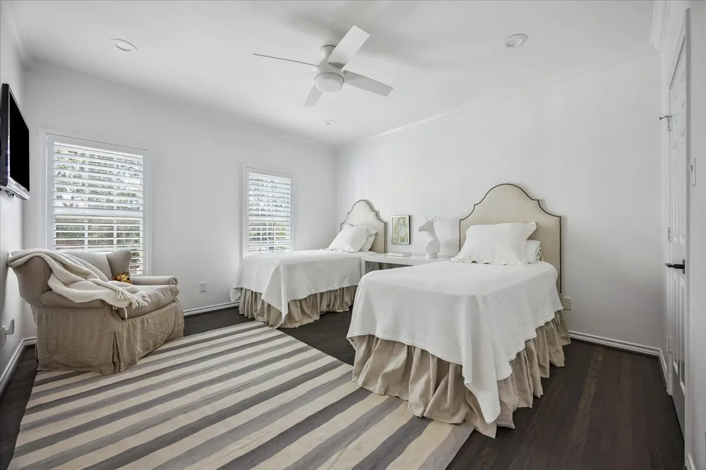4028 Byron Street West University Place, TX 77005