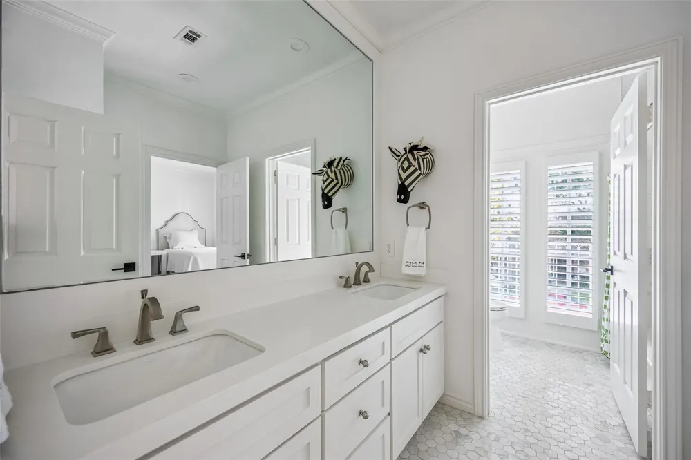 4028 Byron Street West University Place, TX 77005