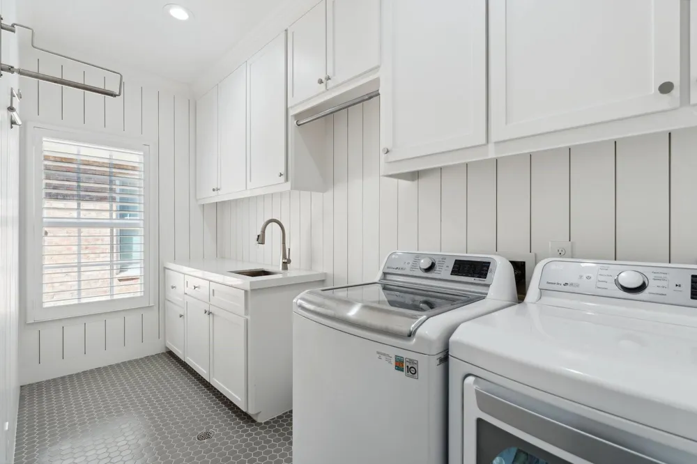 4028 Byron Street West University Place, TX 77005