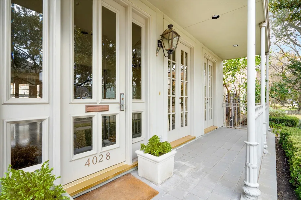 4028 Byron Street West University Place, TX 77005