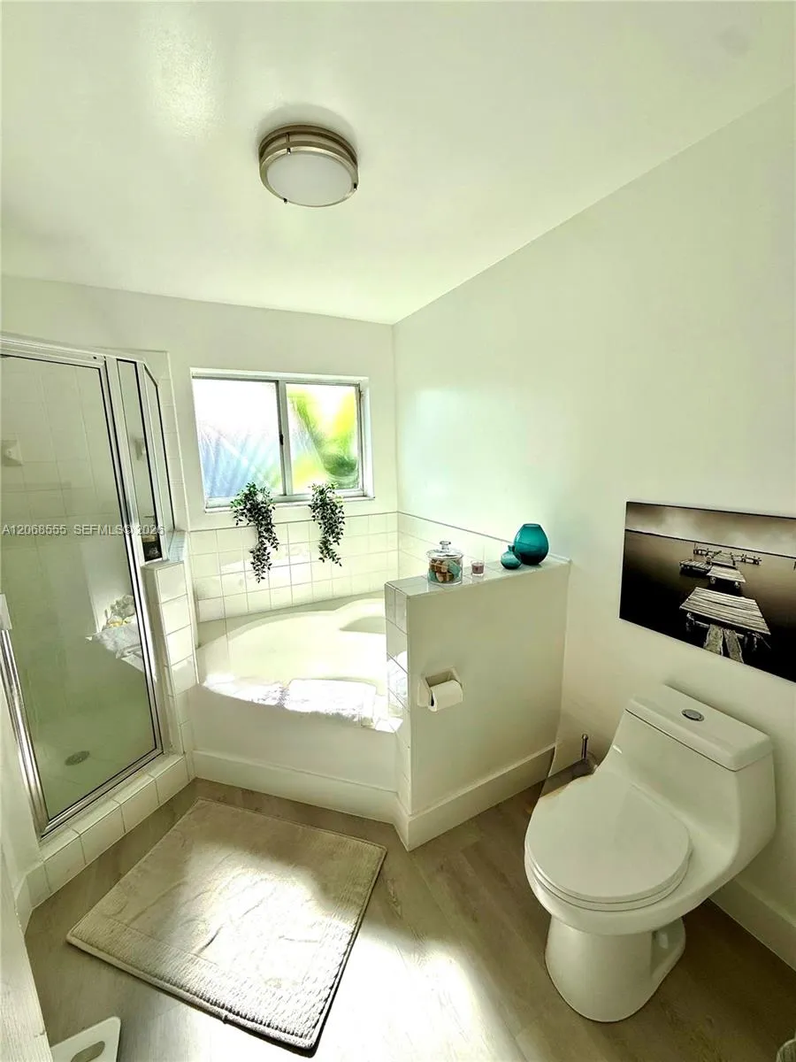 5042 NW 5042 NW 114 CT #5042 Doral, FL 33178