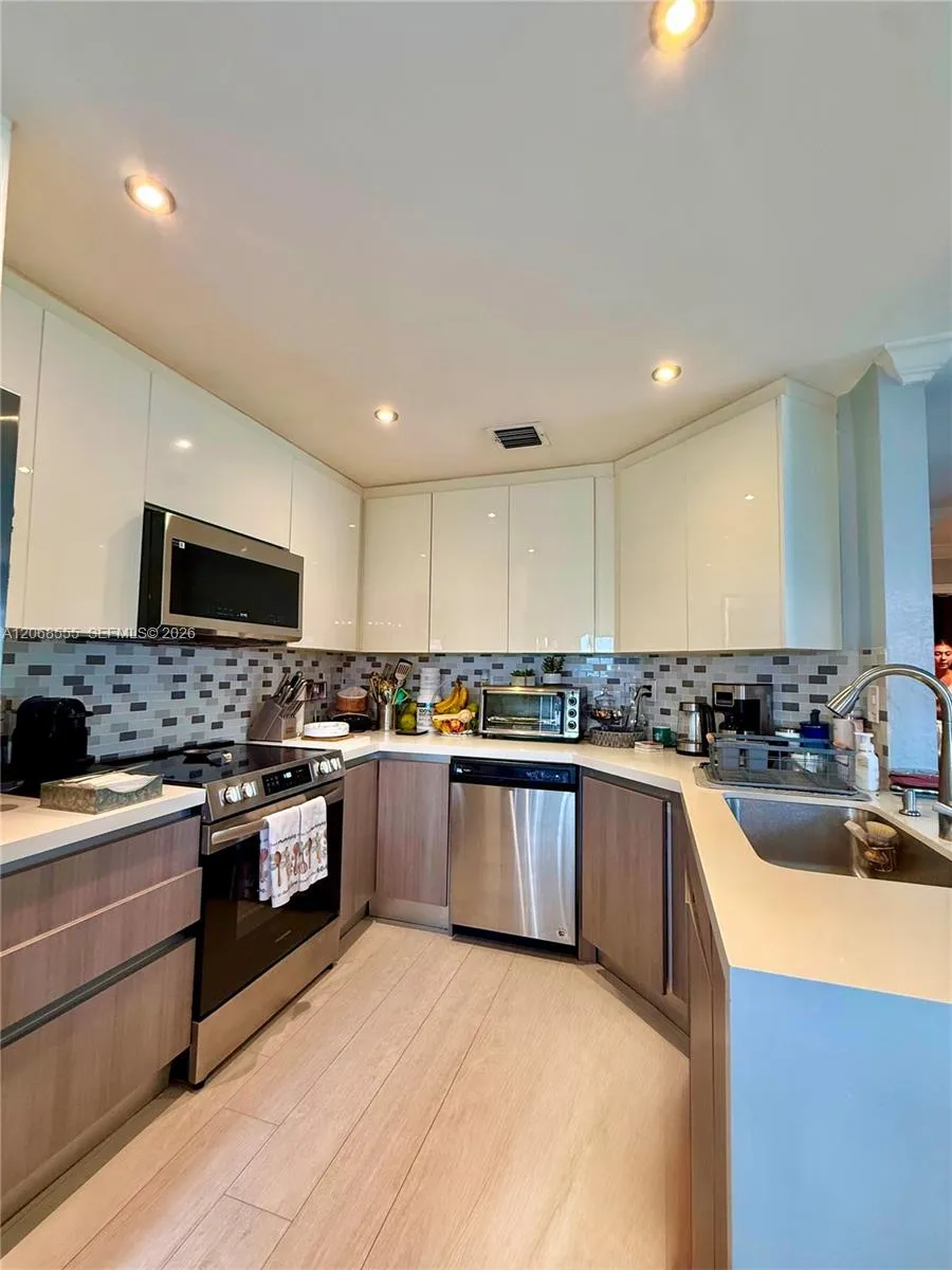 5042 NW 5042 NW 114 CT #5042 Doral, FL 33178