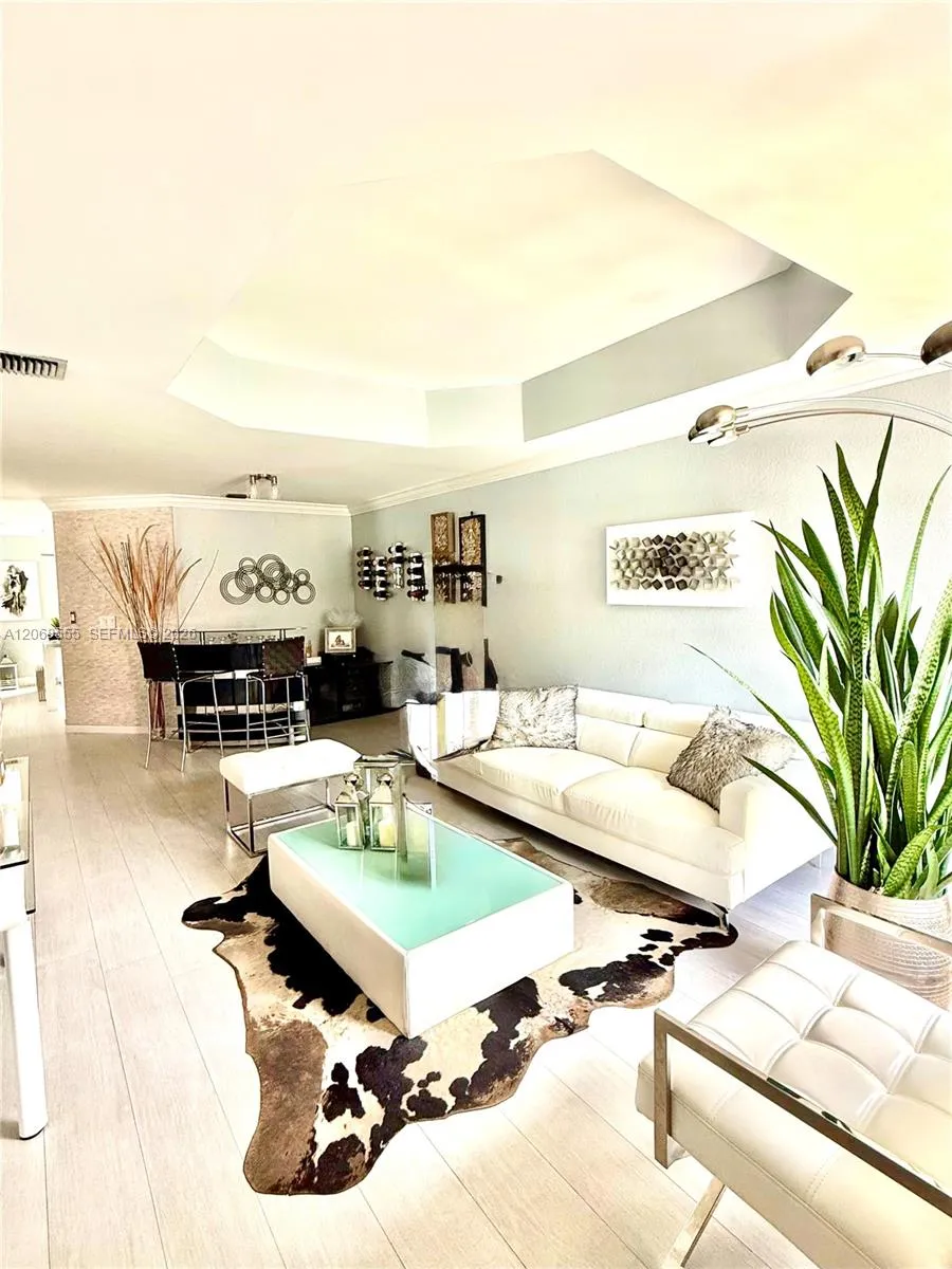 5042 NW 5042 NW 114 CT #5042 Doral, FL 33178