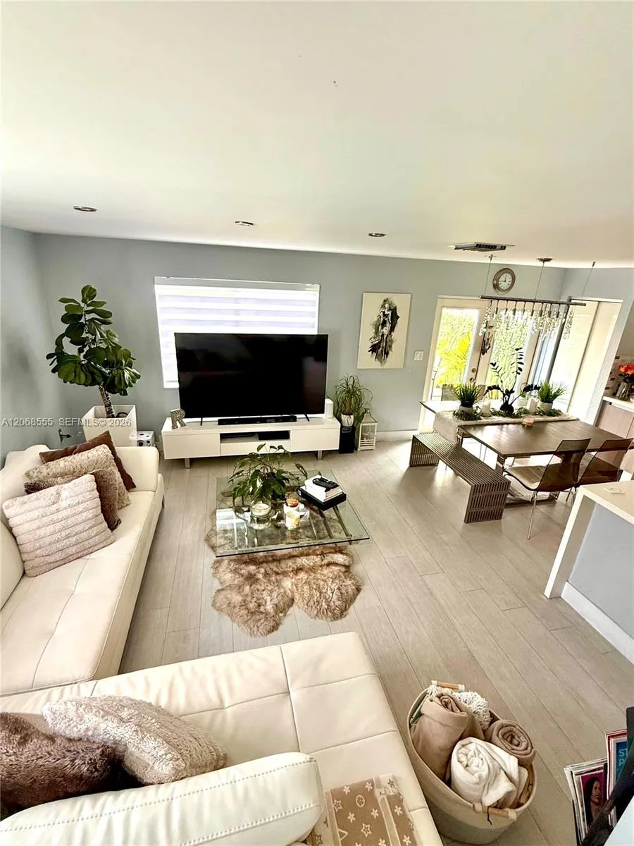 5042 NW 5042 NW 114 CT #5042 Doral, FL 33178