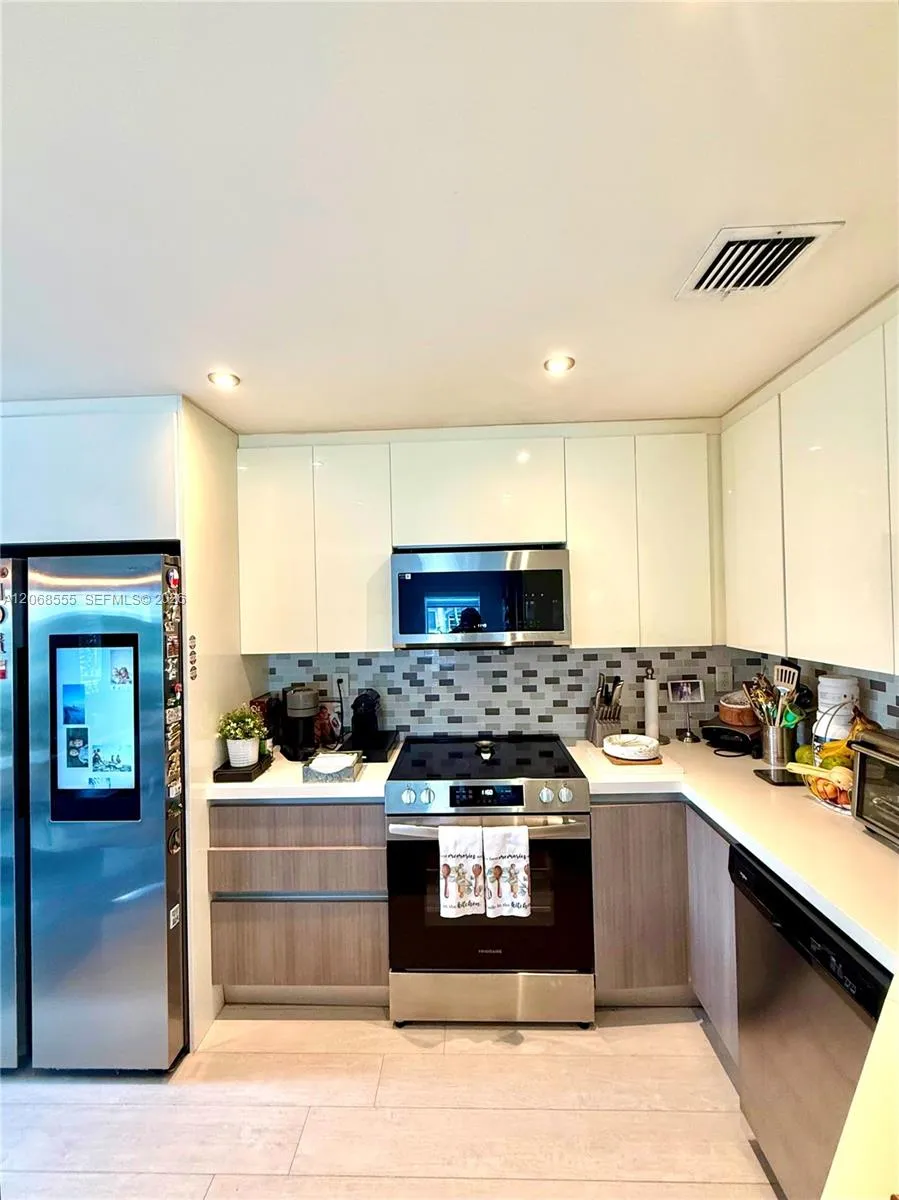 5042 NW 5042 NW 114 CT #5042 Doral, FL 33178
