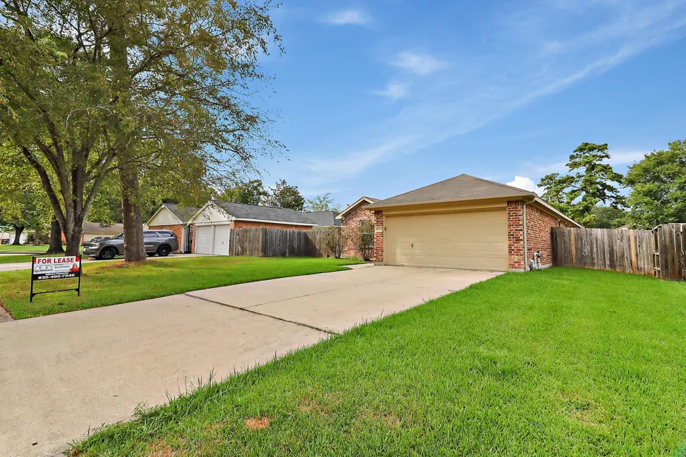 17123 Broken Back Drive Crosby, TX 77532