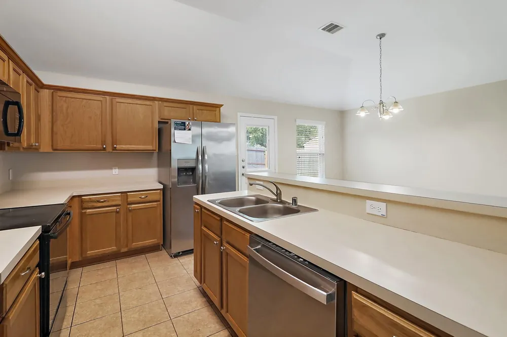 17123 Broken Back Drive Crosby, TX 77532