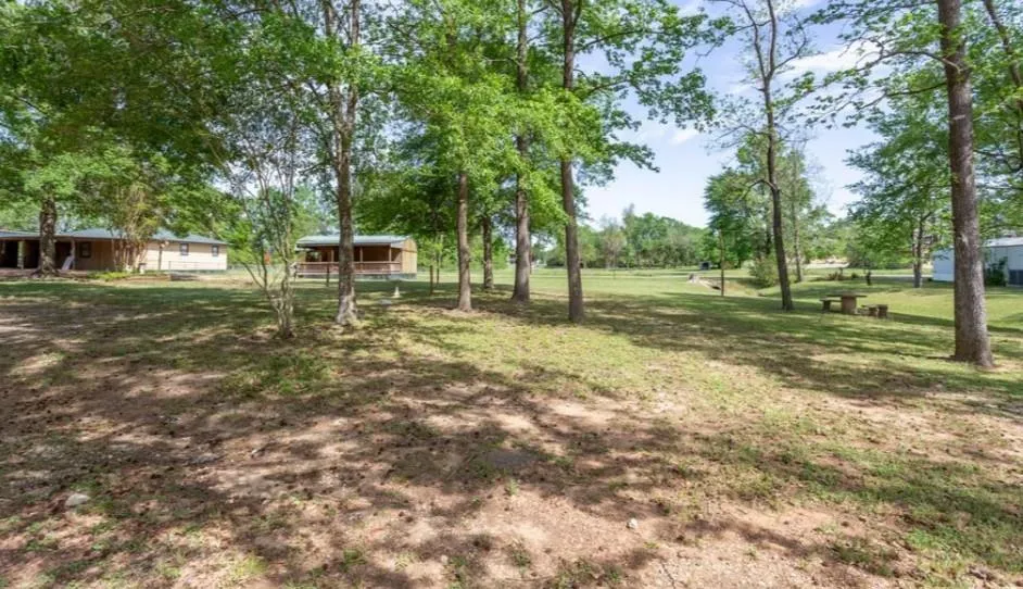 606 W Powell Street Willis, TX 77378
