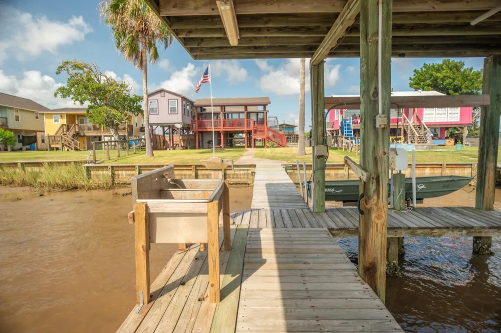 1428 Cr 616 Street Sargent, TX 77414