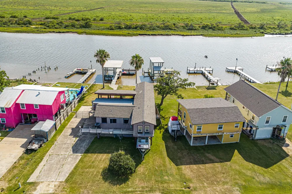1428 Cr 616 Street Sargent, TX 77414