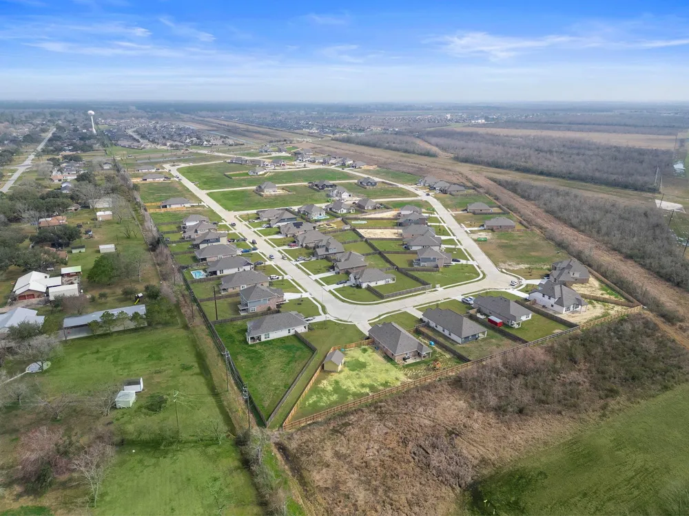 11526 Youngquist Drive Mont Belvieu, TX 77535