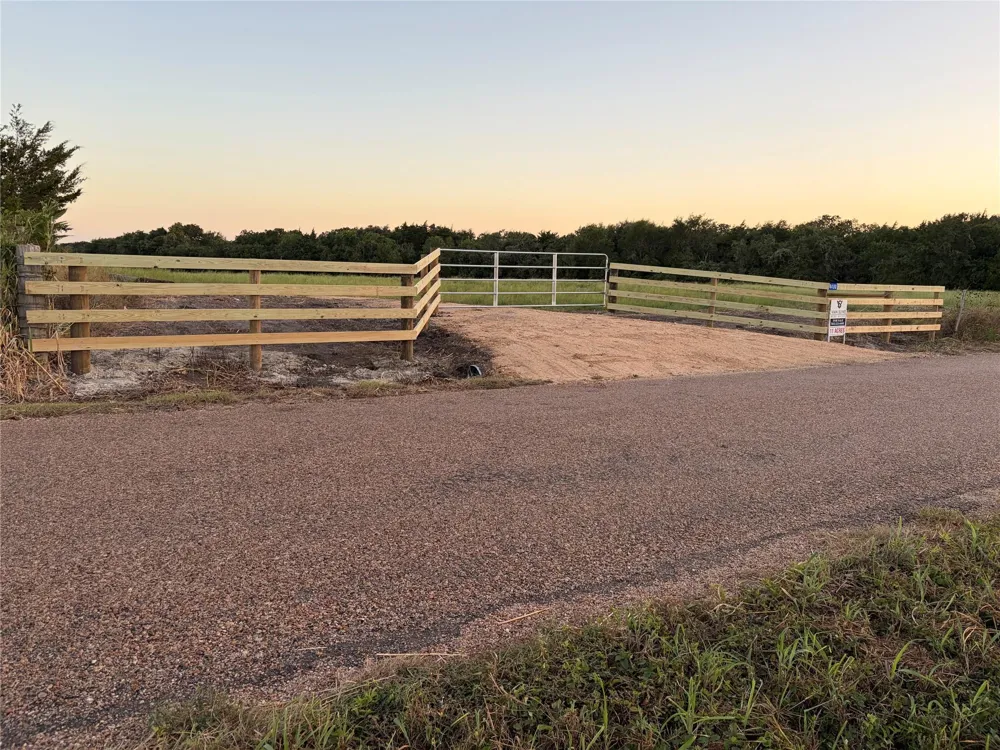 4400 Klekar-Gin Schulenburg, TX 78956