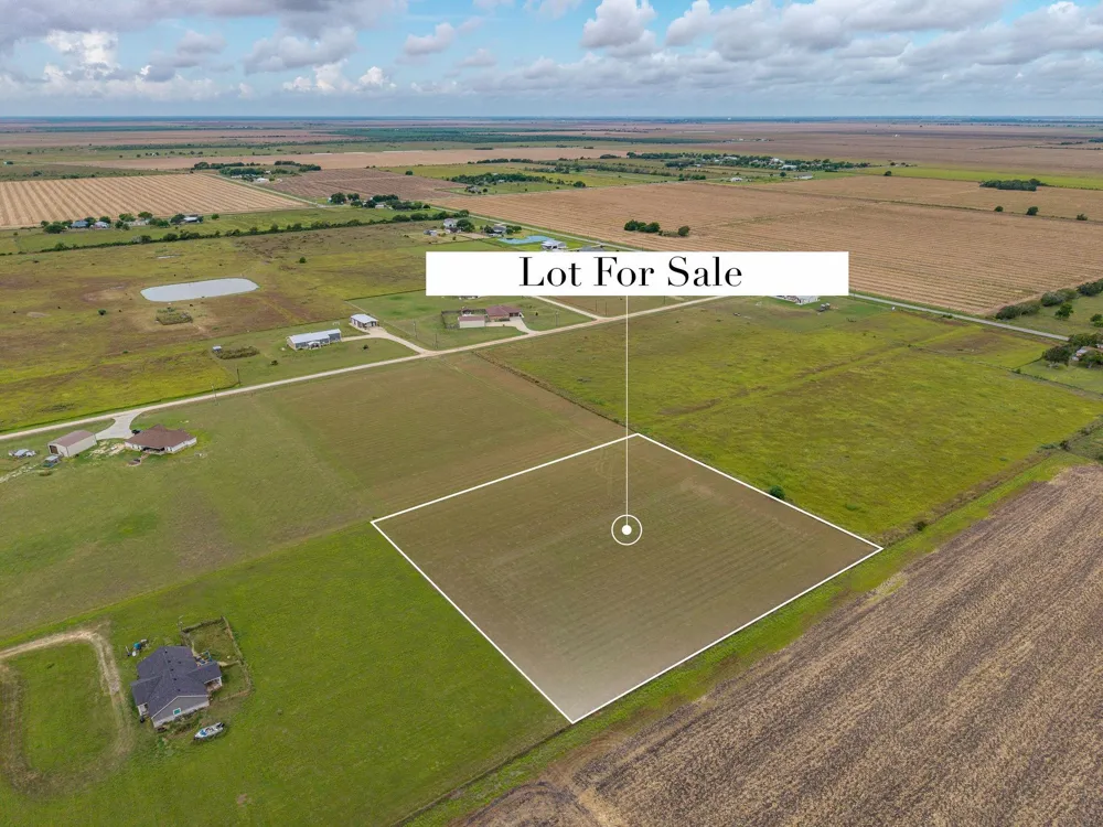 33 Geralds Path Port Lavaca, TX 77979