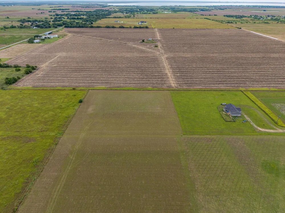 33 Geralds Path Port Lavaca, TX 77979
