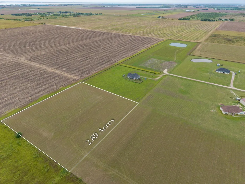 33 Geralds Path Port Lavaca, TX 77979