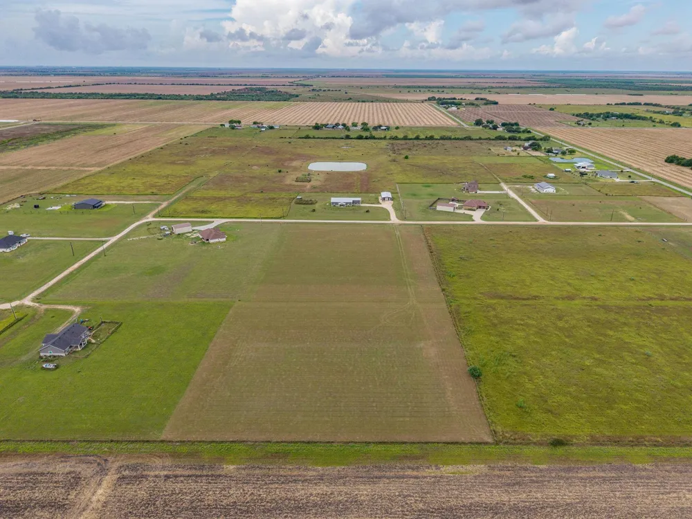 33 Geralds Path Port Lavaca, TX 77979