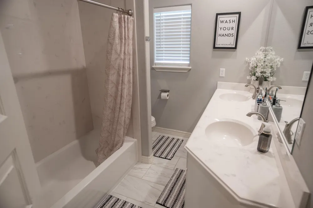 513 Yorktown Avenue Clute, TX 77531