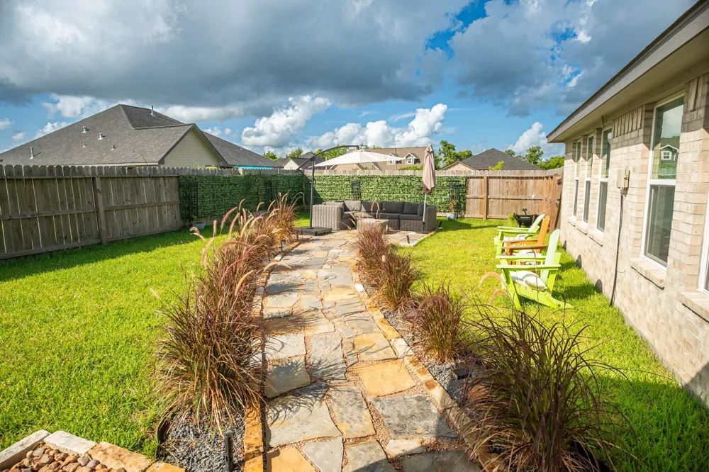513 Yorktown Avenue Clute, TX 77531