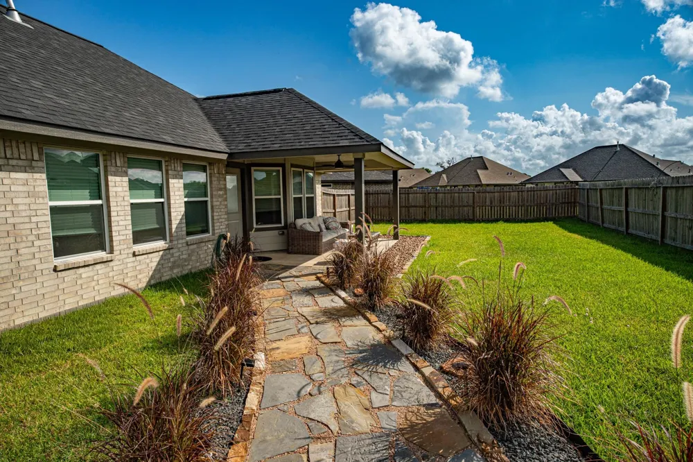 513 Yorktown Avenue Clute, TX 77531
