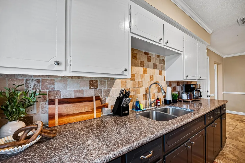 313 S Carroll Street La Porte, TX 77571