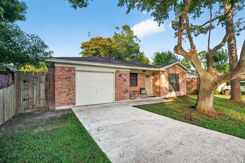 313 S Carroll Street La Porte, TX 77571