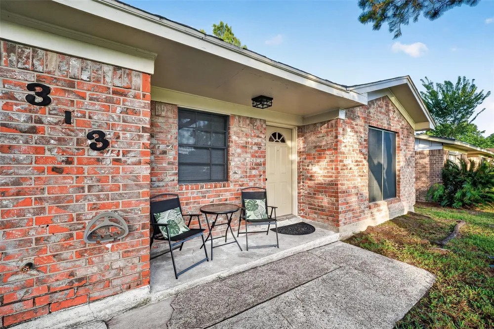 313 S Carroll Street La Porte, TX 77571