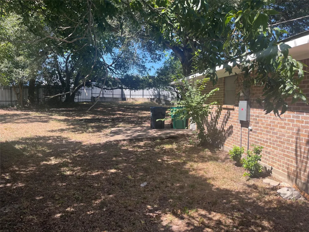 211 Scott Court Brenham, TX 77833
