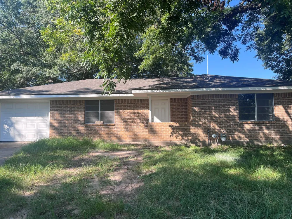 211 Scott Court Brenham, TX 77833