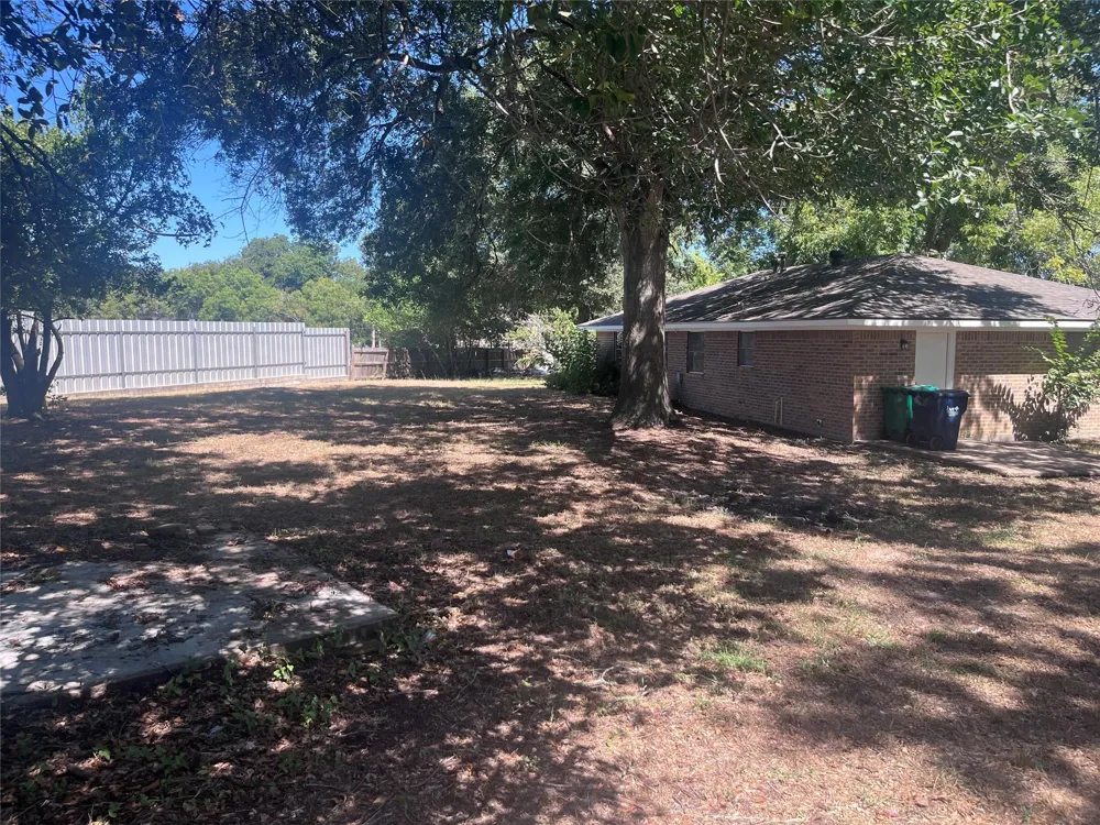 211 Scott Court Brenham, TX 77833