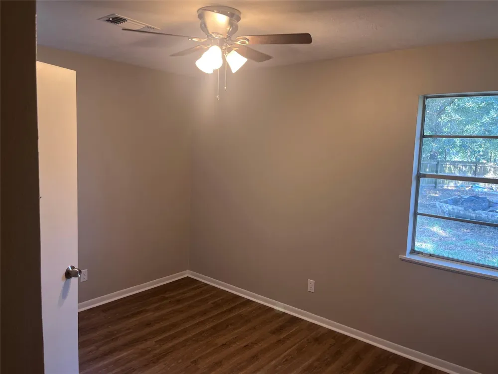 211 Scott Court Brenham, TX 77833