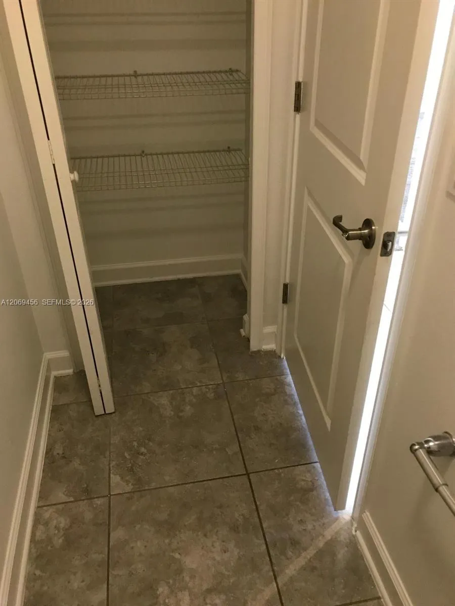 3348 RODRICK CIR #. Orlando, FL 32824
