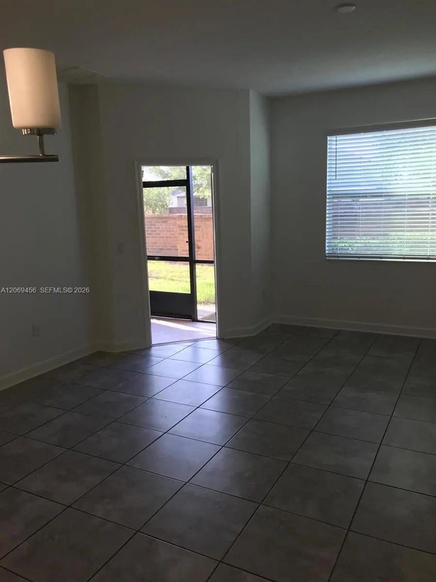 3348 RODRICK CIR #. Orlando, FL 32824