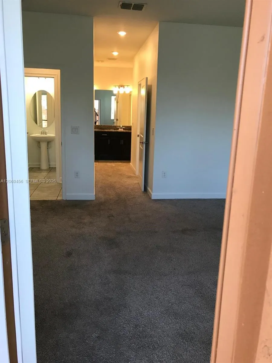 3348 RODRICK CIR #. Orlando, FL 32824