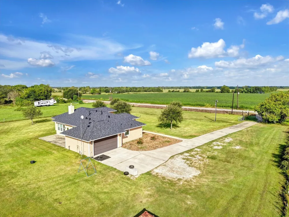 8131 Brinkmeyer Road Needville, TX 77461