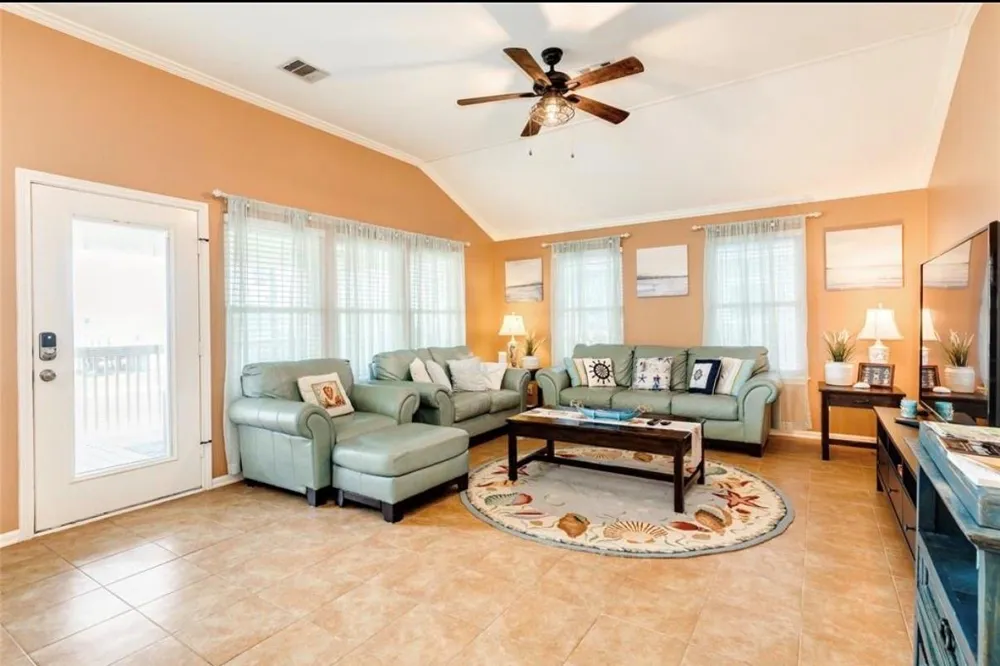 23171 Fresca Street Galveston, TX 77554