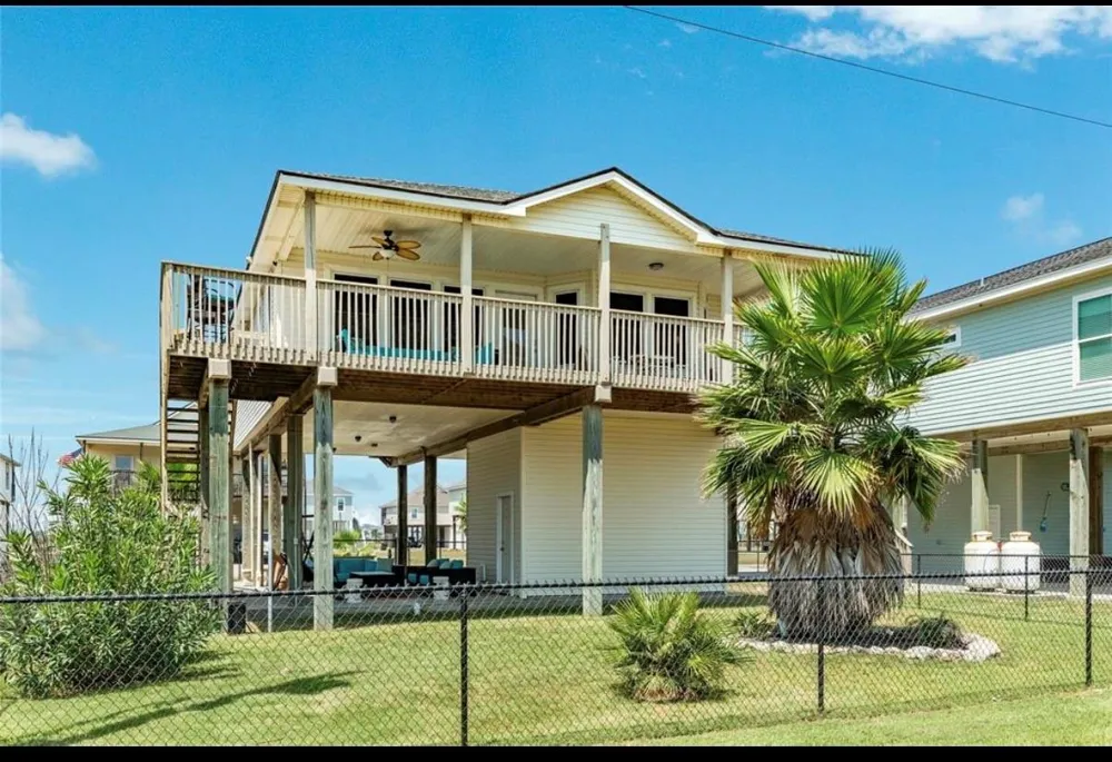 23171 Fresca Street Galveston, TX 77554