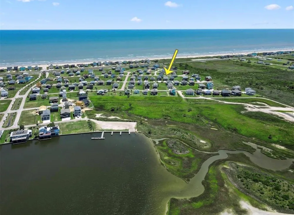 23171 Fresca Street Galveston, TX 77554