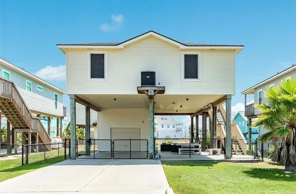 23171 Fresca Street Galveston, TX 77554