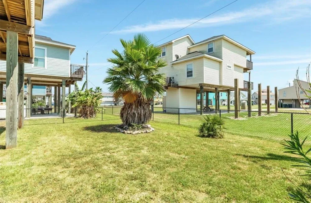 23171 Fresca Street Galveston, TX 77554