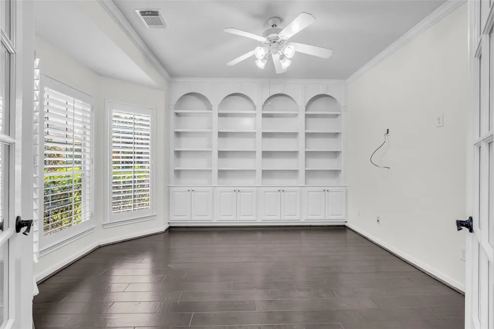 79 W Shale Creek Circle The Woodlands, TX 77382