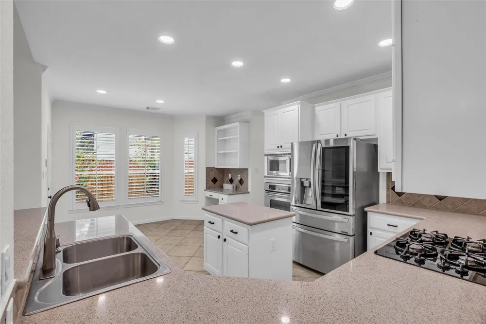 79 W Shale Creek Circle The Woodlands, TX 77382