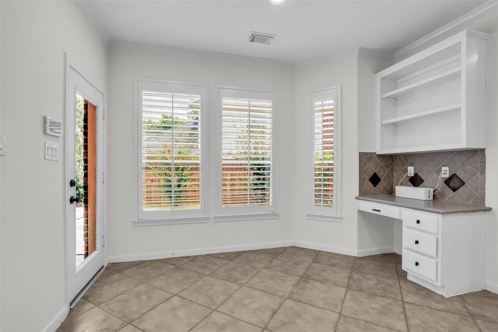 79 W Shale Creek Circle The Woodlands, TX 77382